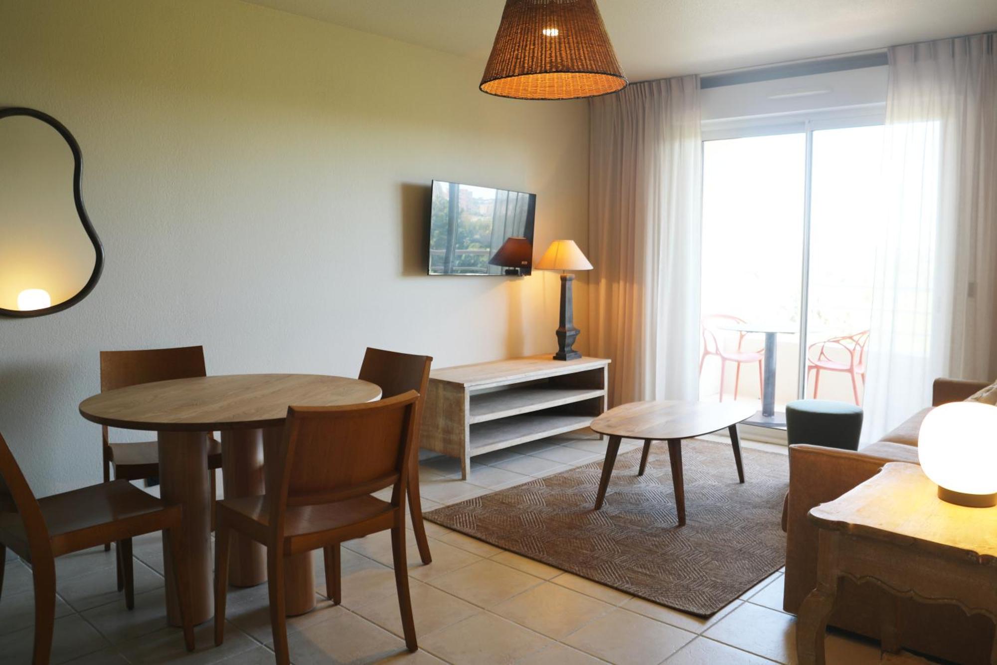ז'וביניה Hotel Golf Fontcaude מראה חיצוני תמונה