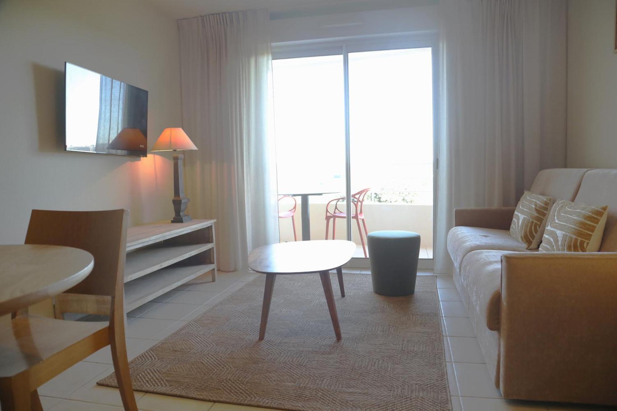 ז'וביניה Hotel Golf Fontcaude מראה חיצוני תמונה